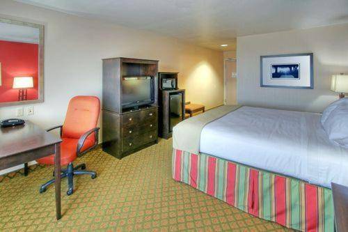 Workspace - Holiday Inn Express and Suites - Tucumcari an IHG Hotel