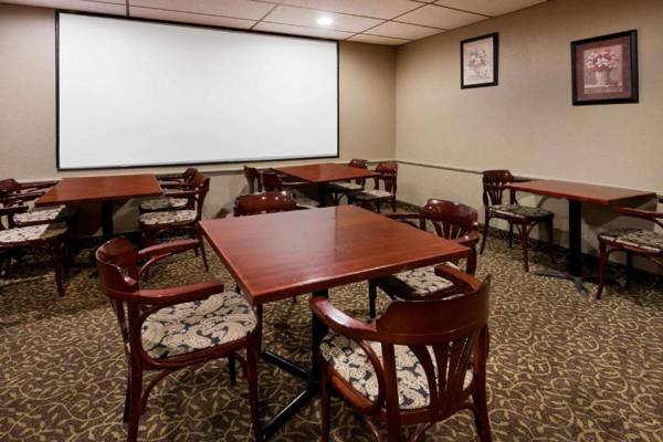 Days Inn by Wyndham Batavia Darien Lake Theme Park