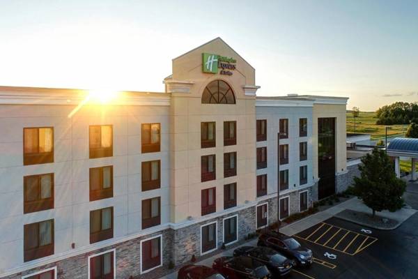 Holiday Inn Express and Suites Batavia an IHG Hotel