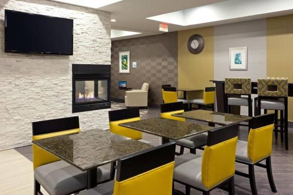 Holiday Inn Express and Suites Batavia an IHG Hotel