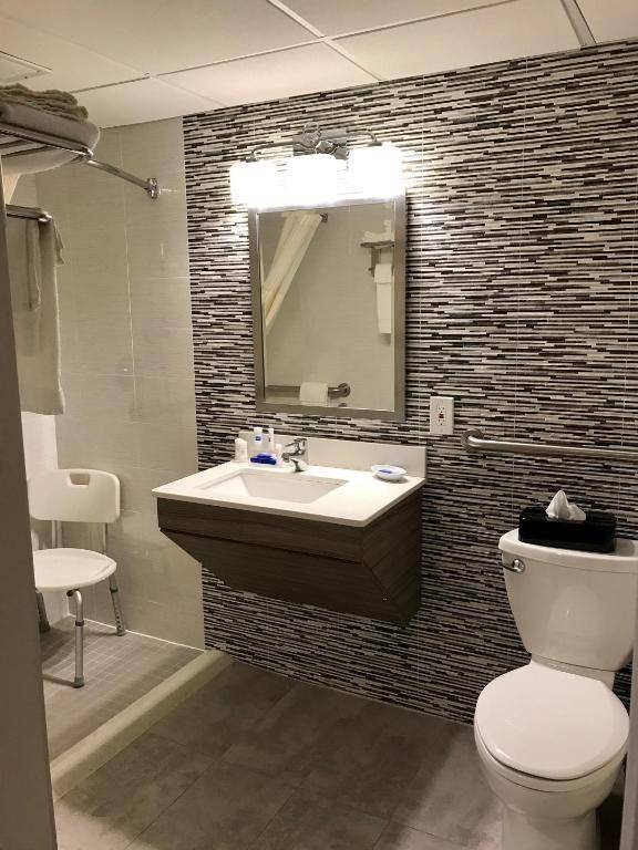 Best Western Plus Brooklyn Bay Hotel