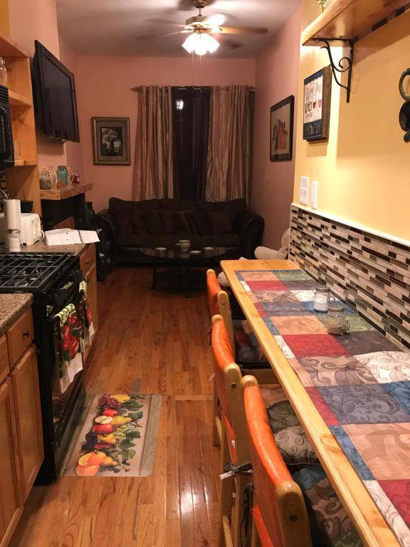 Macon Modern Brownstone Suite