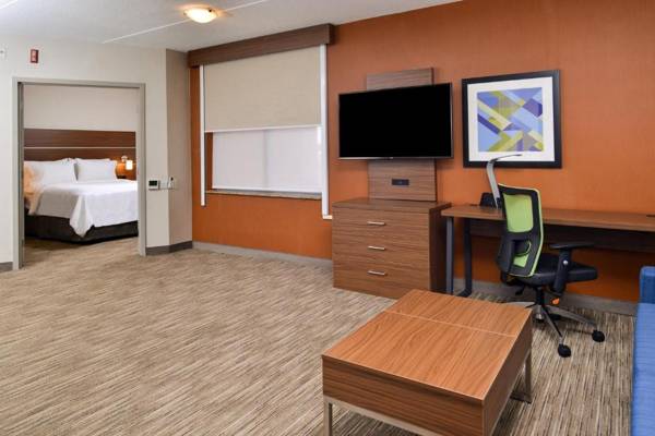 Workspace - Holiday Inn Express & Suites Buffalo Downtown an IHG Hotel