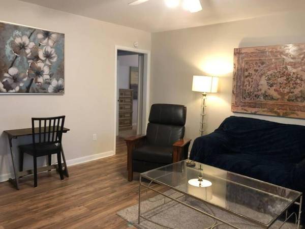 Bright One BDR Apt. near CMOG and Market St+pets