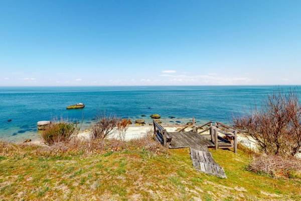 North Fork Waterfront Gem