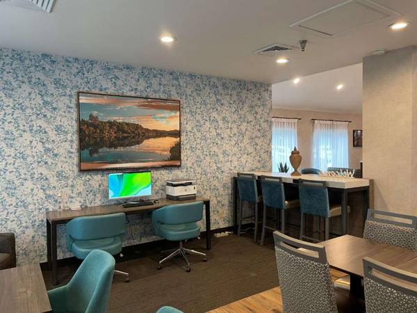 Workspace - Best Western Fishkill Inn & Suites