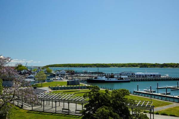 The Harborfront Inn