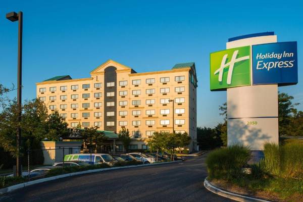 Holiday Inn Express Hauppauge-Long Island an IHG Hotel