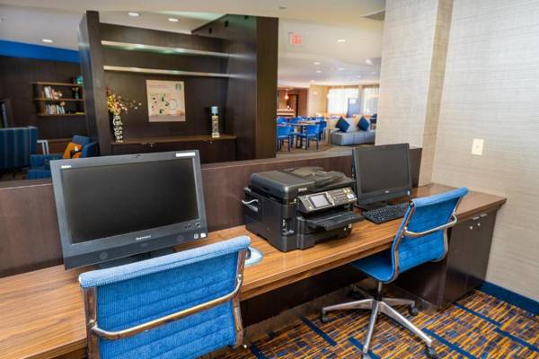 Workspace - Courtyard by Marriott Kingston