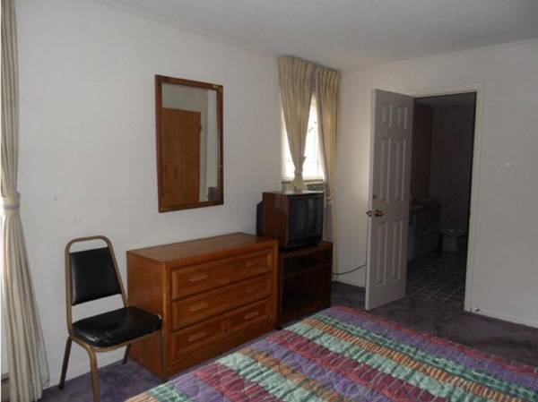 Pinebrook - Three Bedroom House