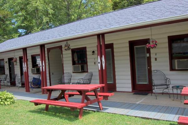 Cramers Point Motel & Cottages