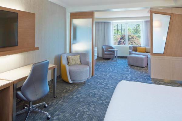 Workspace - Courtyard by Marriott Lake George