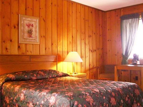 Woodlake Inn - Lake Placid