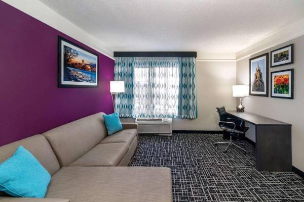 Workspace - La Quinta by Wyndham Latham Albany Airport