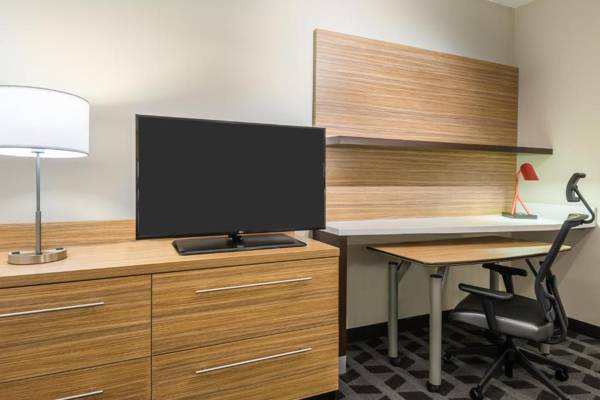 Workspace - TownePlace Suites by Marriott Latham Albany Airport