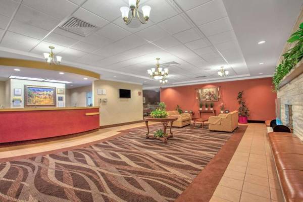 Days Inn by Wyndham Liberty