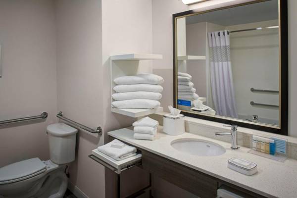 Hampton Inn & Suites Syracuse North Airport Area