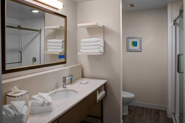 Hampton Inn & Suites Syracuse North Airport Area