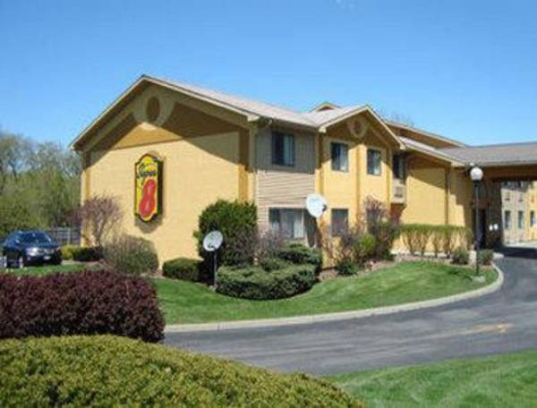 Super 8 by Wyndham Liverpool/Clay/Syracuse Area