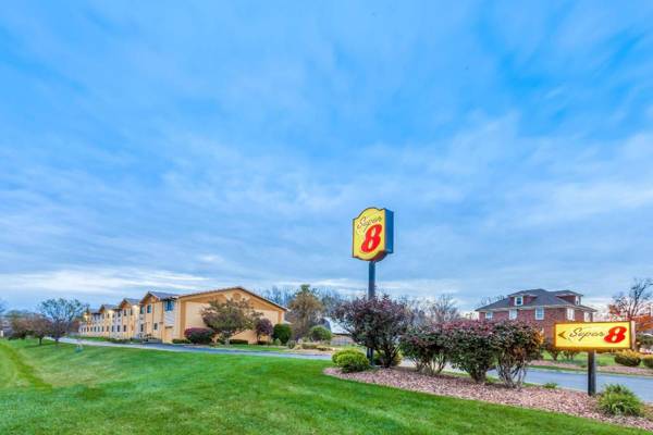 Super 8 by Wyndham Liverpool/Clay/Syracuse Area