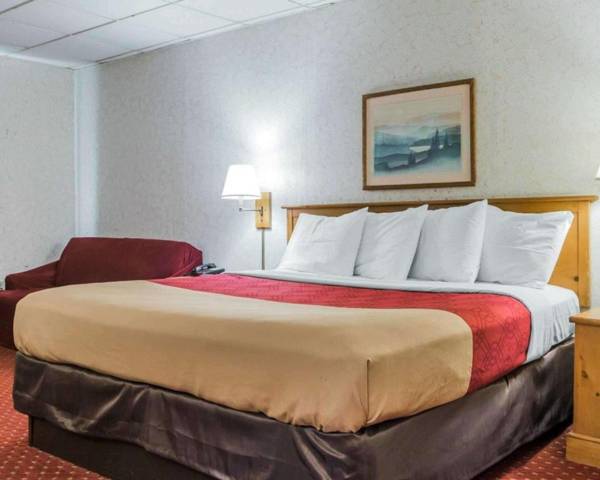 Econo Lodge Stewart International Airport