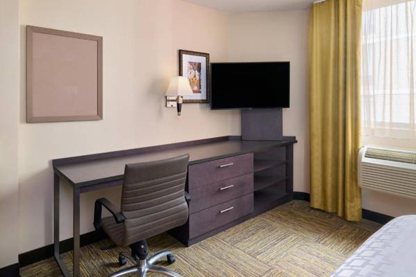 Workspace - Candlewood Suites NYC -Times Square an IHG Hotel