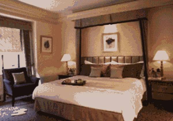 CARLTON HOTEL AUTOGRAPH COLLECTION