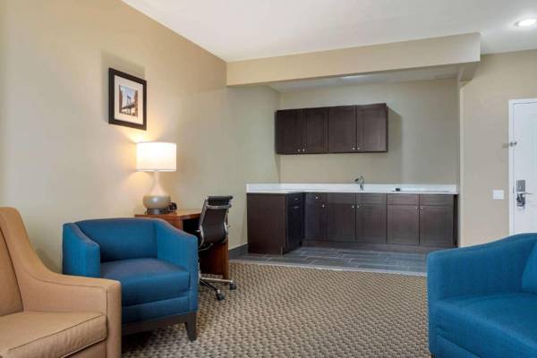 Workspace - Comfort Inn & Suites near JFK Air Train