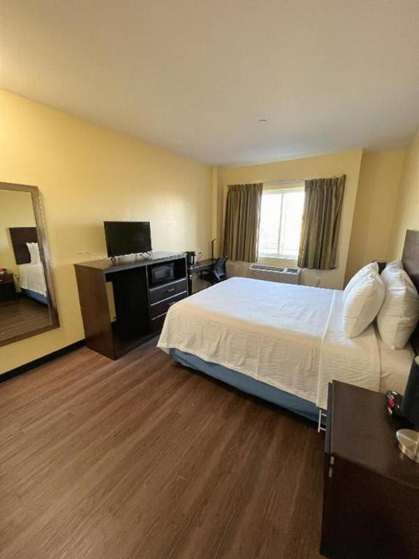 Ozone Inn & Suites