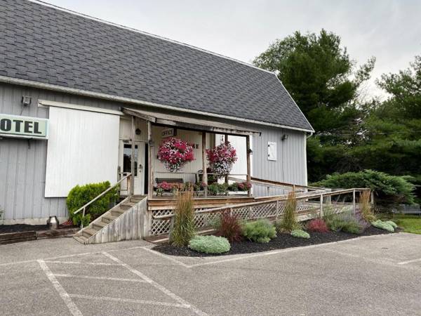 Lake Ontario Motel & Inn