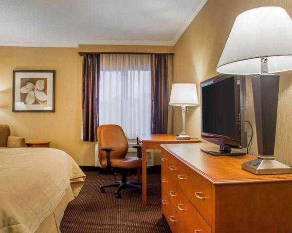 Workspace - Clarion Hotel & Suites Riverfront Oswego