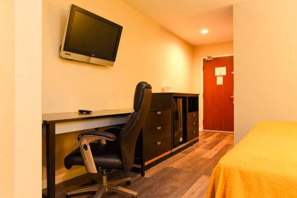 Workspace - Capital Inn and Suites