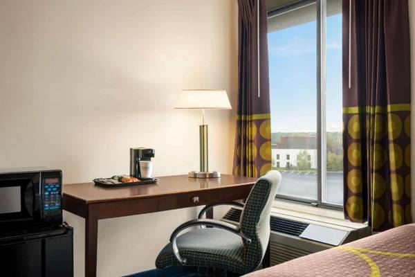 Workspace - Super 8 by Wyndham Liverpool/Syracuse North Airport