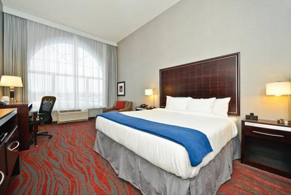 Holiday Inn Express & Suites Utica an IHG Hotel