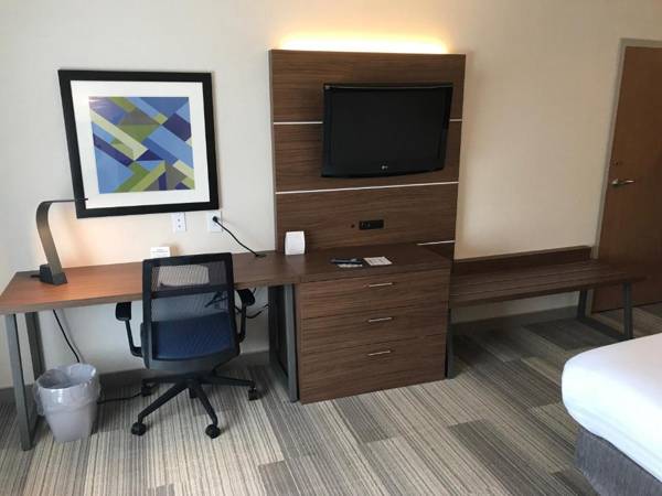 Workspace - Holiday Inn Express Rochester-Victor an IHG Hotel