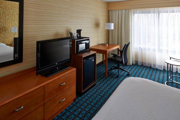 Workspace - Fairfield Inn by Marriott Rochester East