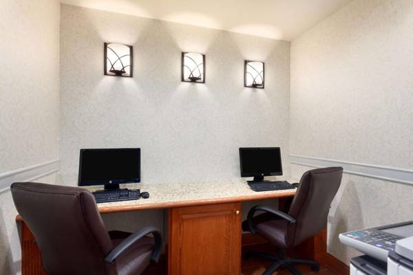 Workspace - Country Inn & Suites by Radisson Buffalo South I-90 NY