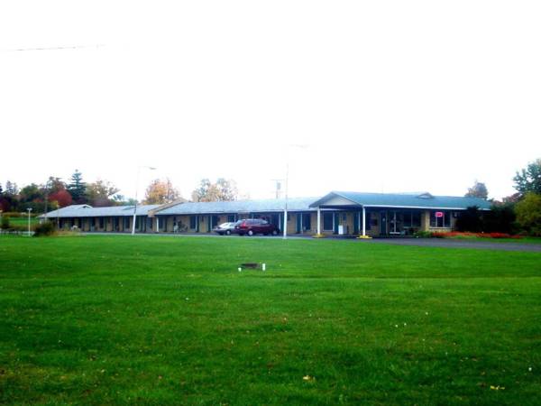 Thruway Holiday Motel