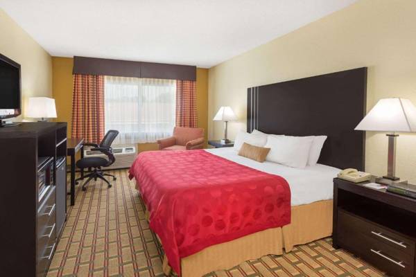 Workspace - Ramada by Wyndham Asheville Southeast