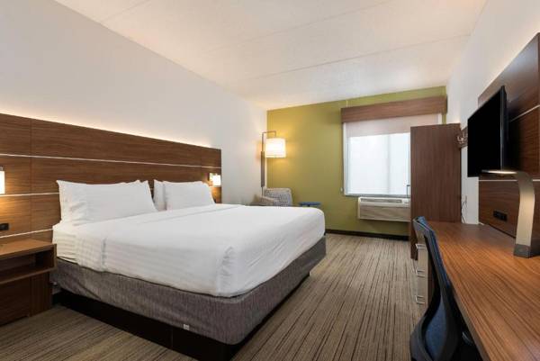 Holiday Inn Express Hotel & Suites Charlotte Airport-Belmont an IHG Hotel