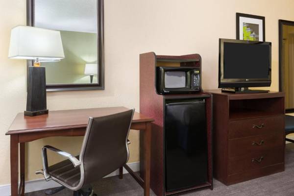 Workspace - Hampton Inn Raleigh Cary