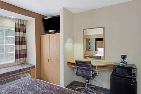 Workspace - Microtel Inn by Wyndham University Place