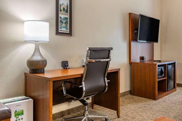 Workspace - Comfort Suites Clayton - Garner