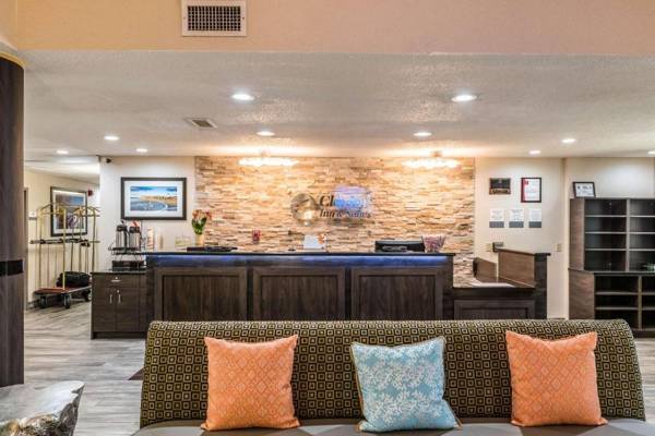 CLARION INN AND SUITES LAKE NORMAN