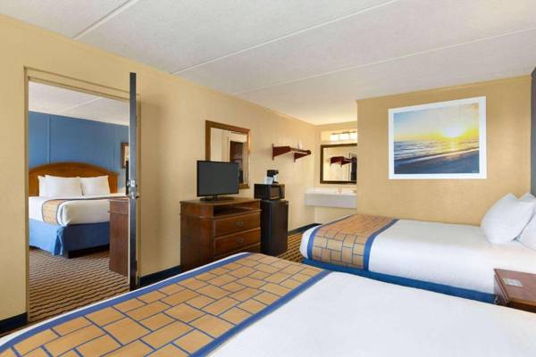 Days Inn & Suites by Wyndham Fort Bragg/Cross Creek Mall