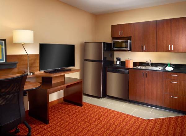 Workspace - Fairfield Inn & Suites by Marriott Fayetteville North