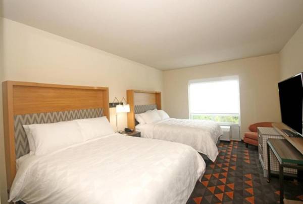 Holiday Inn & Suites - Fayetteville W-Fort Bragg Area an IHG Hotel