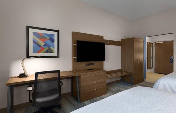 Workspace - Holiday Inn Express & Suites - Fayetteville South an IHG Hotel