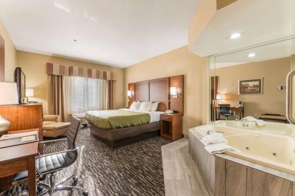 Quality Inn & Suites Hendersonville - Flat Rock