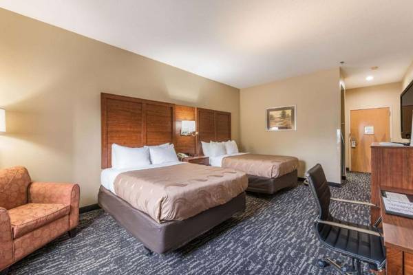 Workspace - Quality Inn & Suites Hendersonville - Flat Rock